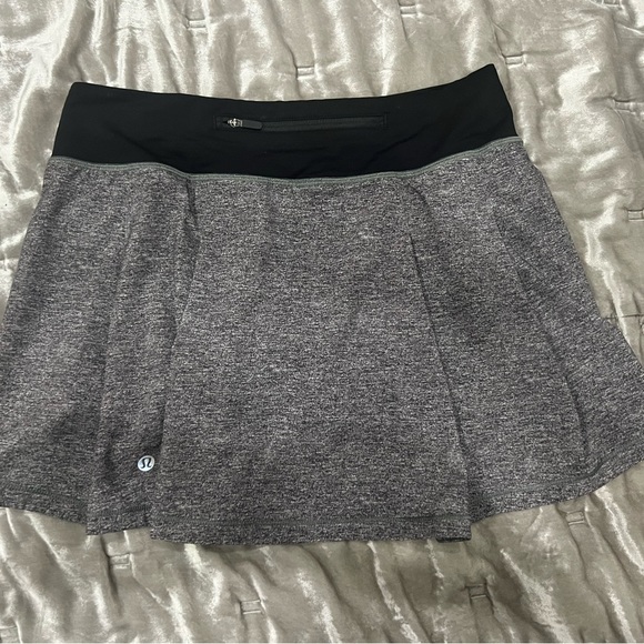 lululemon athletica Dresses & Skirts - Lululemon Skirt - size 6 - 15”